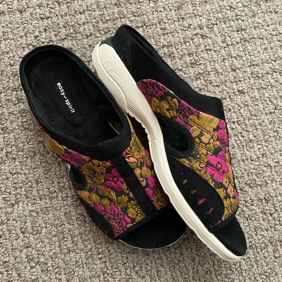 Easy Spirit Slip On Sandals - Picture 5 of 8